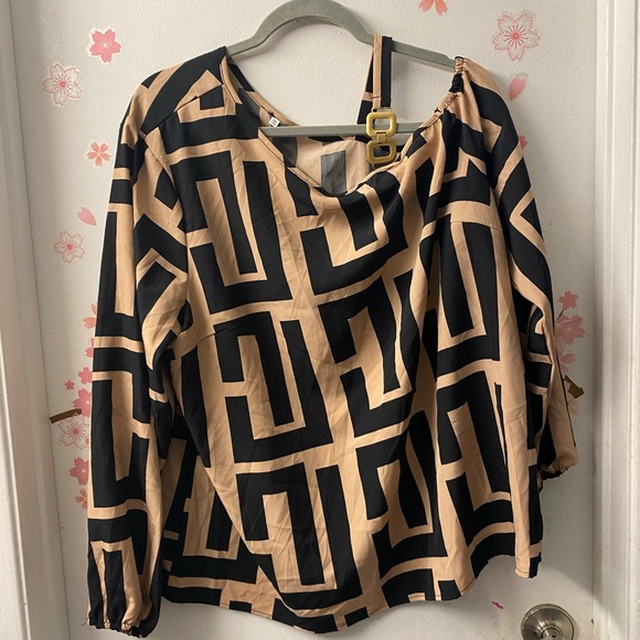 SHEIN Black and Tan Geometric Blouse - Picture 2 of 8